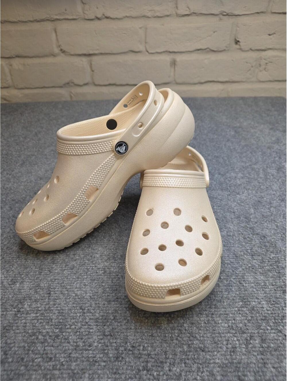 Crocs Women's Classic Platform Glitter Clog Champagne Gold Shimmer Sz 10 NWOB